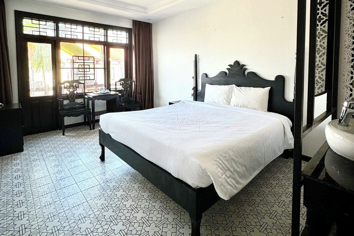 Deluxe Double Room, 1 Bedroom, Balcony, City View | Minibar, in-room safe, soundproofing, WiFi (free)