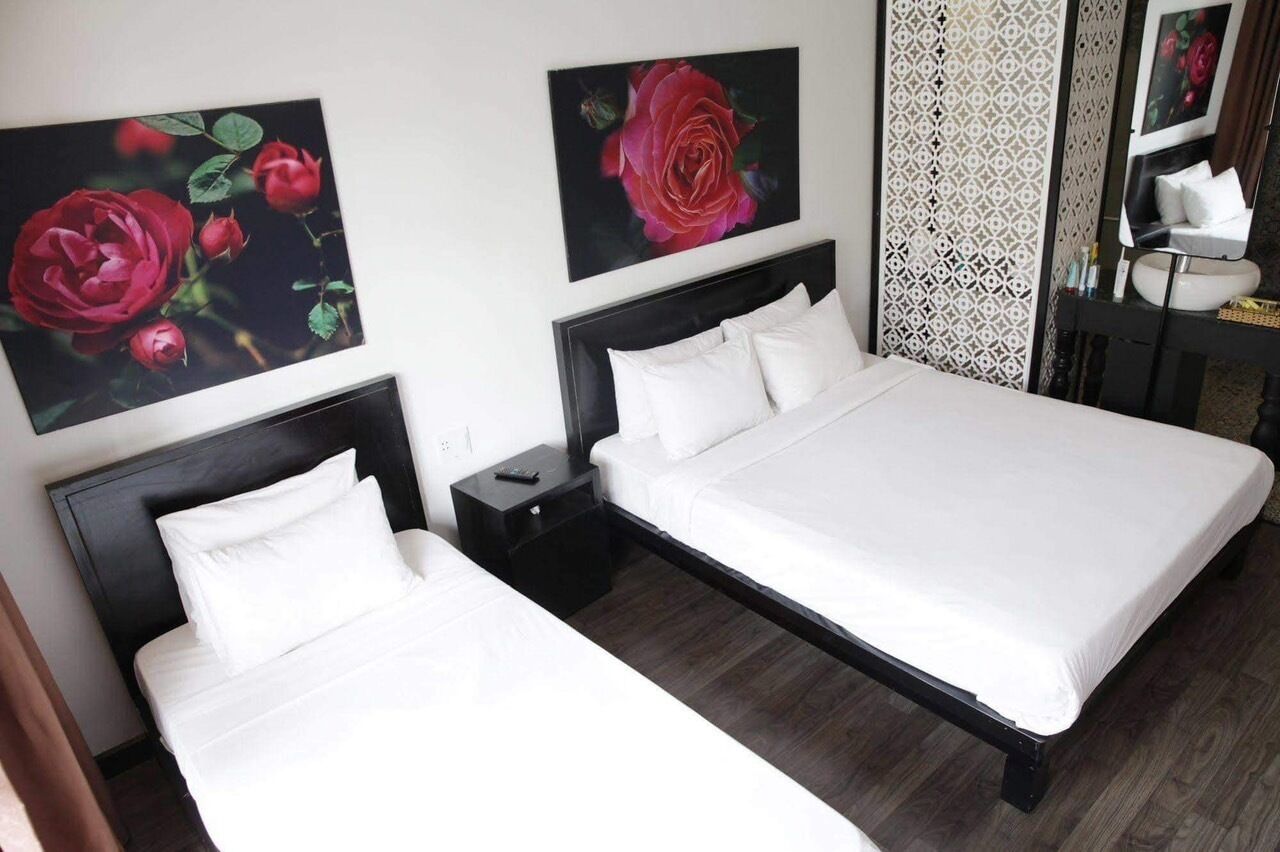 Deluxe Triple Room, Non Smoking, Balcony | Room amenity