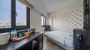 Habitación estándar doble | Escritorio, cortinas opacas, sistema de insonorización