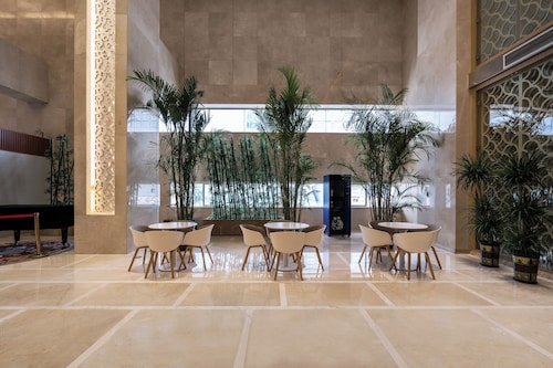 Guangzhou Pearl River International Hotel （Yijing Lu Metro Station）