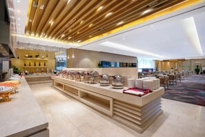 Café da manhã com buffet todos os dias (CNY 68 por pessoa) 