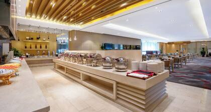 Guangzhou Pearl River International Hotel (Yijing Lu Metro Station)