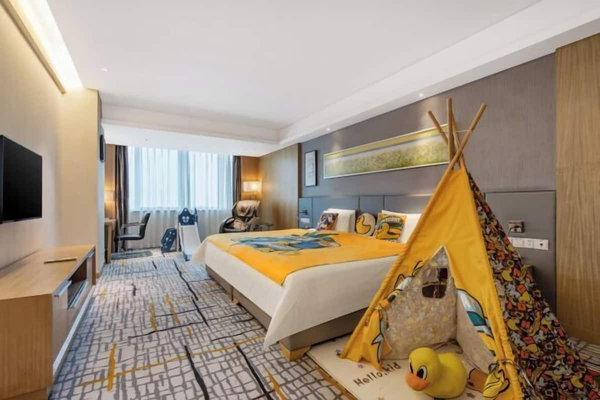 1 bedroom, in-room safe, individually furnished, blackout curtains