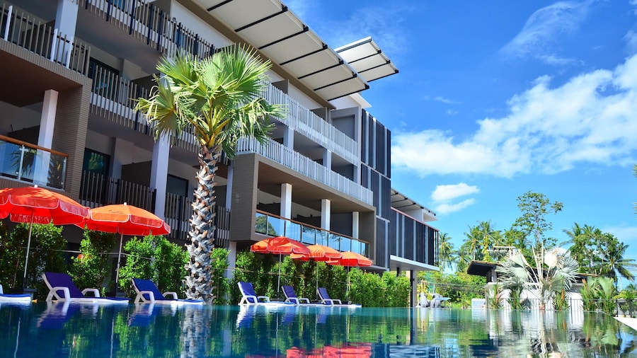 查汶诺伊泳池别墅