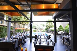 Daily buffet breakfast for a fee - Chaweng Noi Pool Villa (Koh Samui)