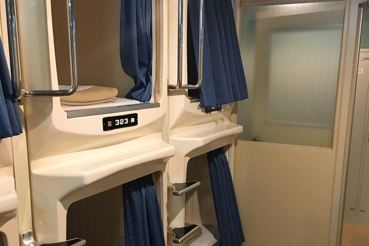 Caja fuerte y ropa de cama