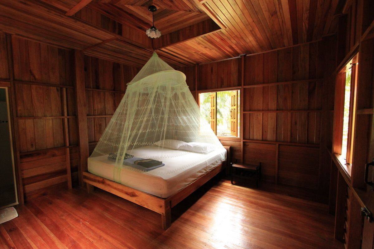 in-room safe, free wifi