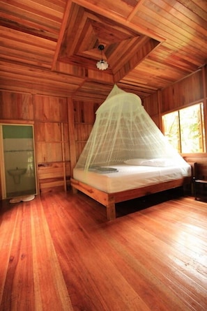 In-room safe, free WiFi