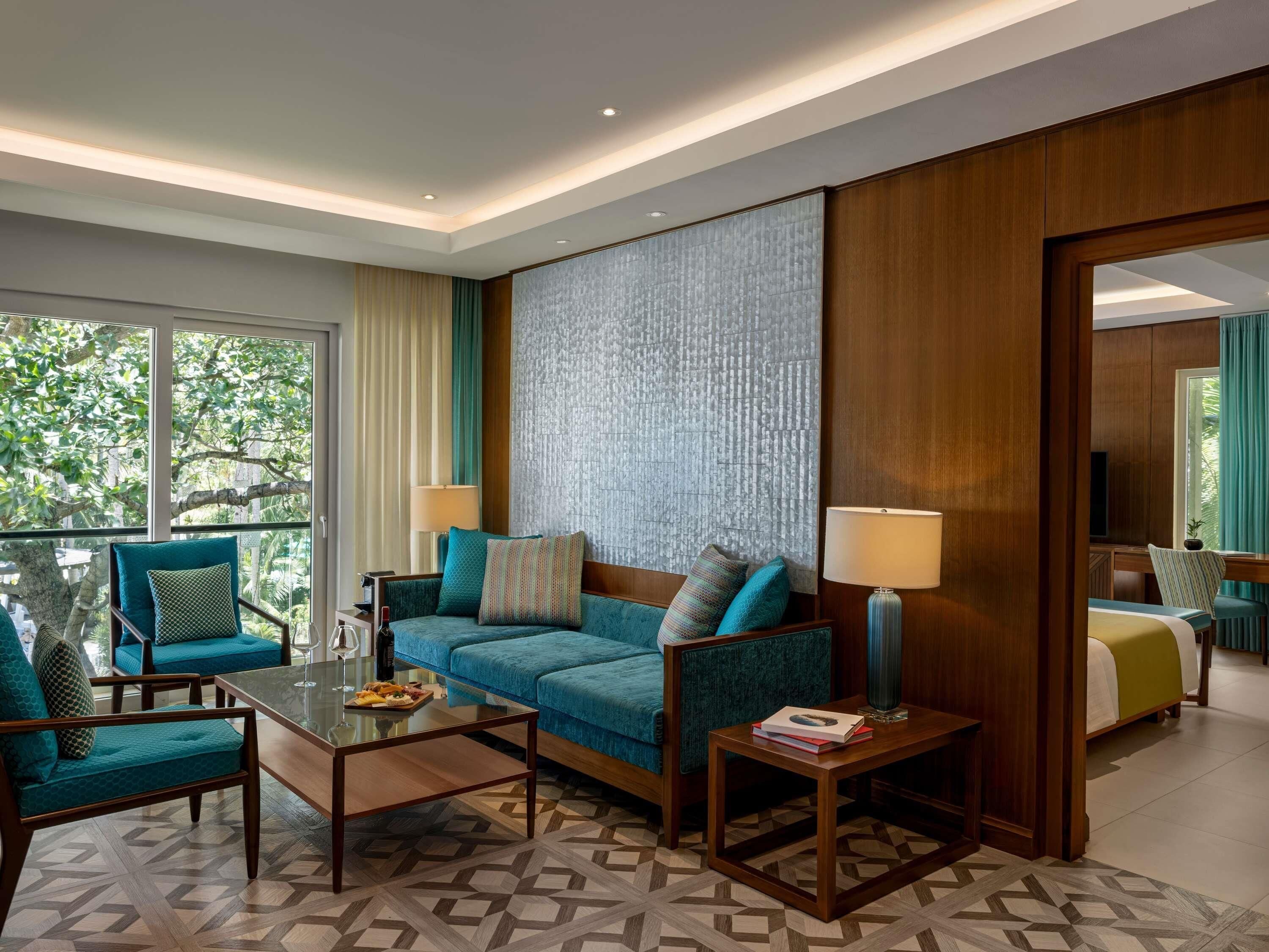 suite (sol marina beach) | 1 bedroom, in-room safe, individually decorated, individually furnished