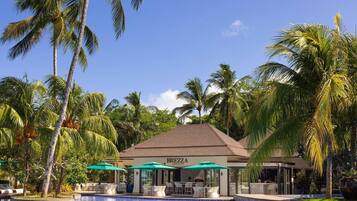 3 restaurants, breakfast, lunch served; local and international cuisine