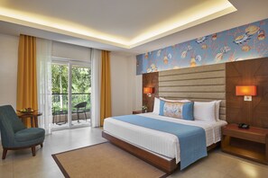 客房内保险箱、特色装修、特色家居、办公桌