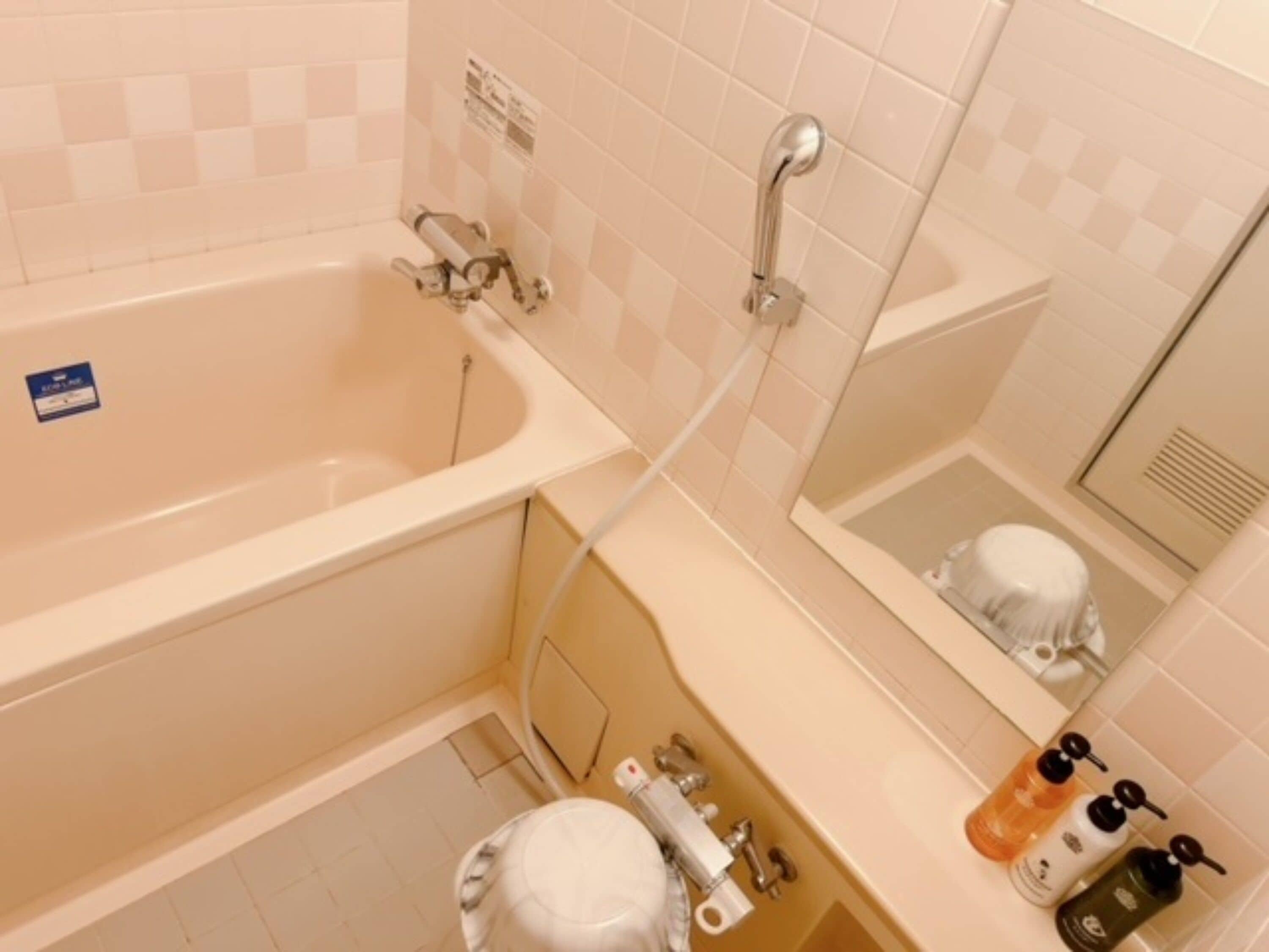 separate bathtub and shower, deep-soaking bathtub, free toiletries
