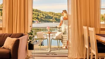 4 Schlafzimmer, Schreibtisch, schallisolierte Zimmer