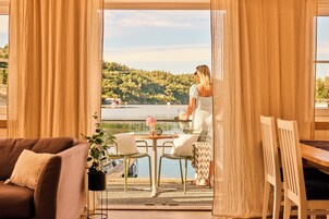 Escrivaninha, quartos à prova de som, ferros/tábuas de passar roupa