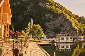 Bureau, chambres insonorisées, fer et planche à repasser, Wi-Fi gratuit