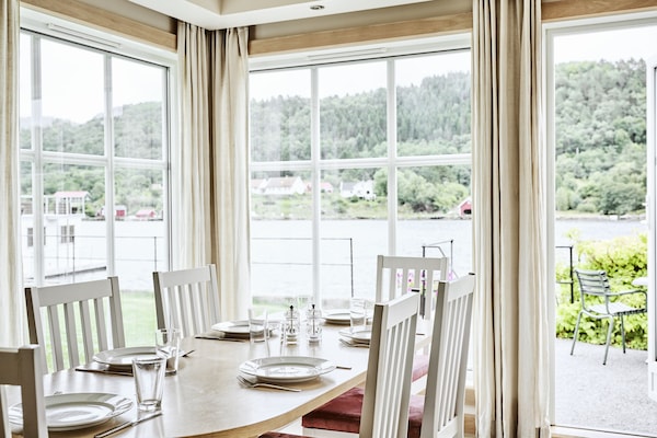 4 Schlafzimmer, Schreibtisch, schallisolierte Zimmer