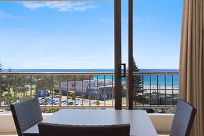 Apartment, 1 Bedroom | In-room dining - Voyager Resort (Broadbeach)