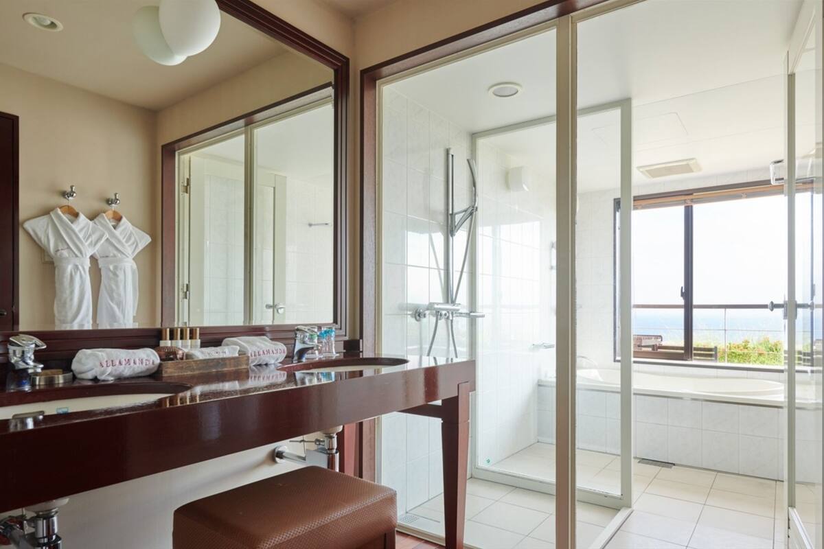 separate bathtub and shower, deep-soaking bathtub, free toiletries