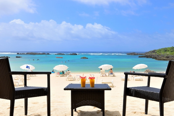 Plage privée, sable blanc