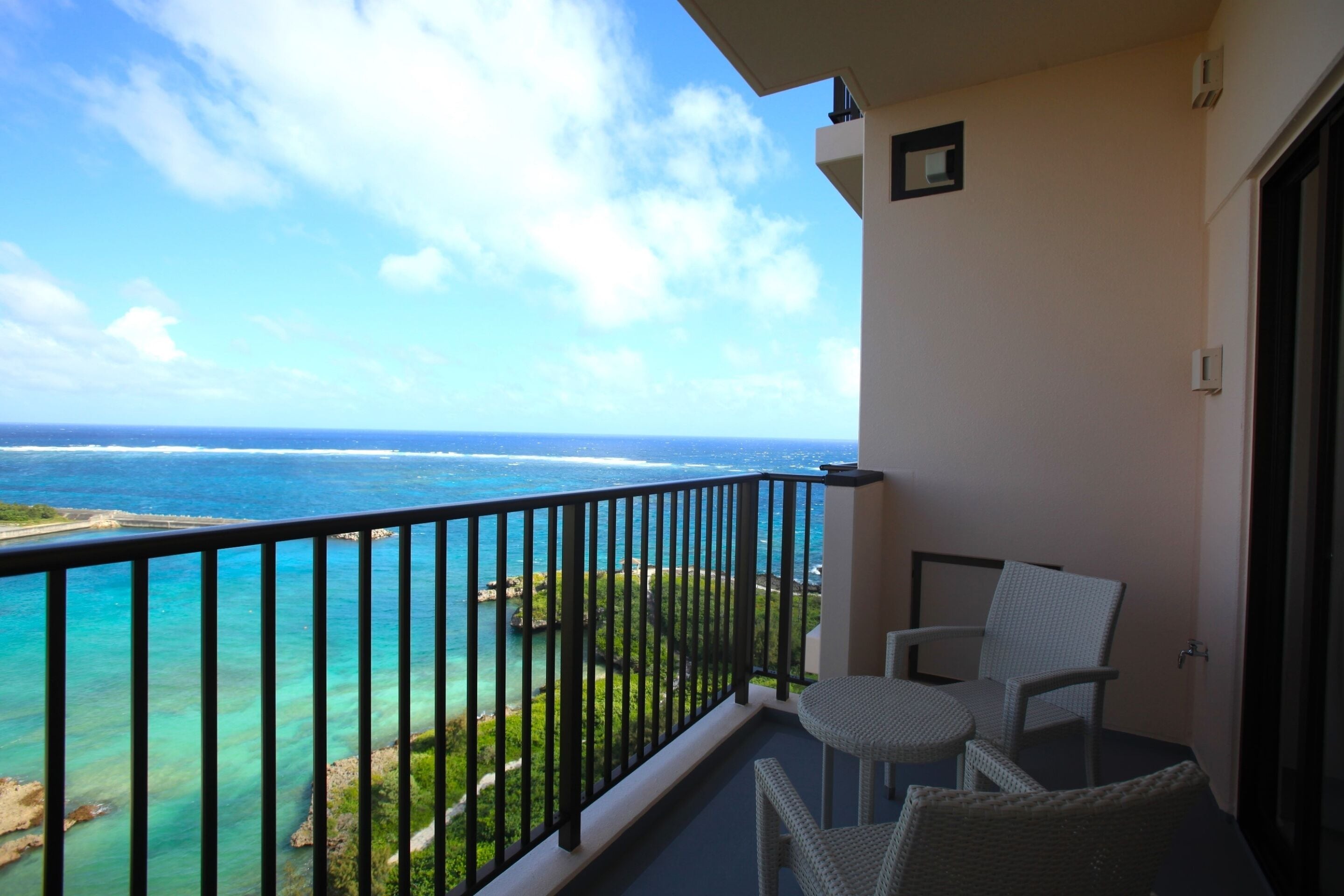 Tower Wing Standard Twin Sky Floor 7-11 | View from room