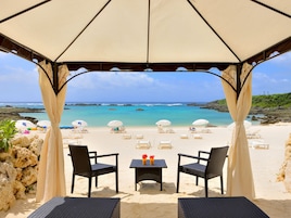 Private beach nearby, white sand