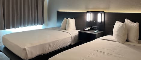 Egyptian cotton sheets, premium bedding, pillowtop beds, desk