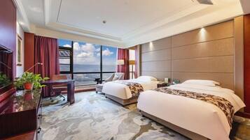 Frigobar, cofres nos quartos, despertadores