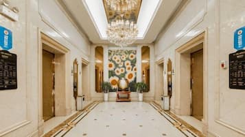 المنشأة من الداخل