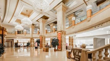 المنشأة من الداخل