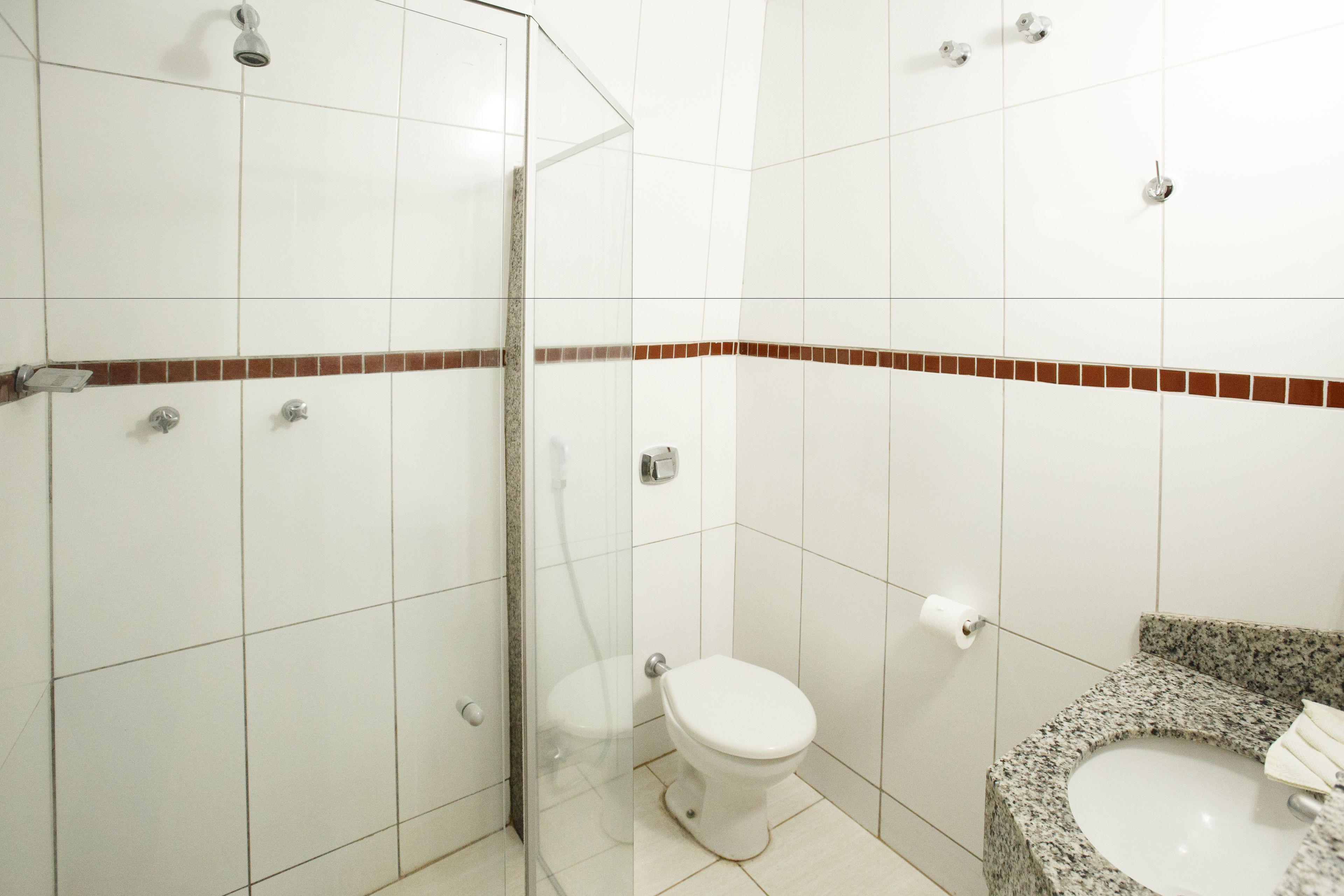 executive double room | bathroom | shower, hair dryer, bidet, towels