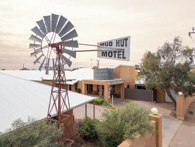 Mud Hut Motel