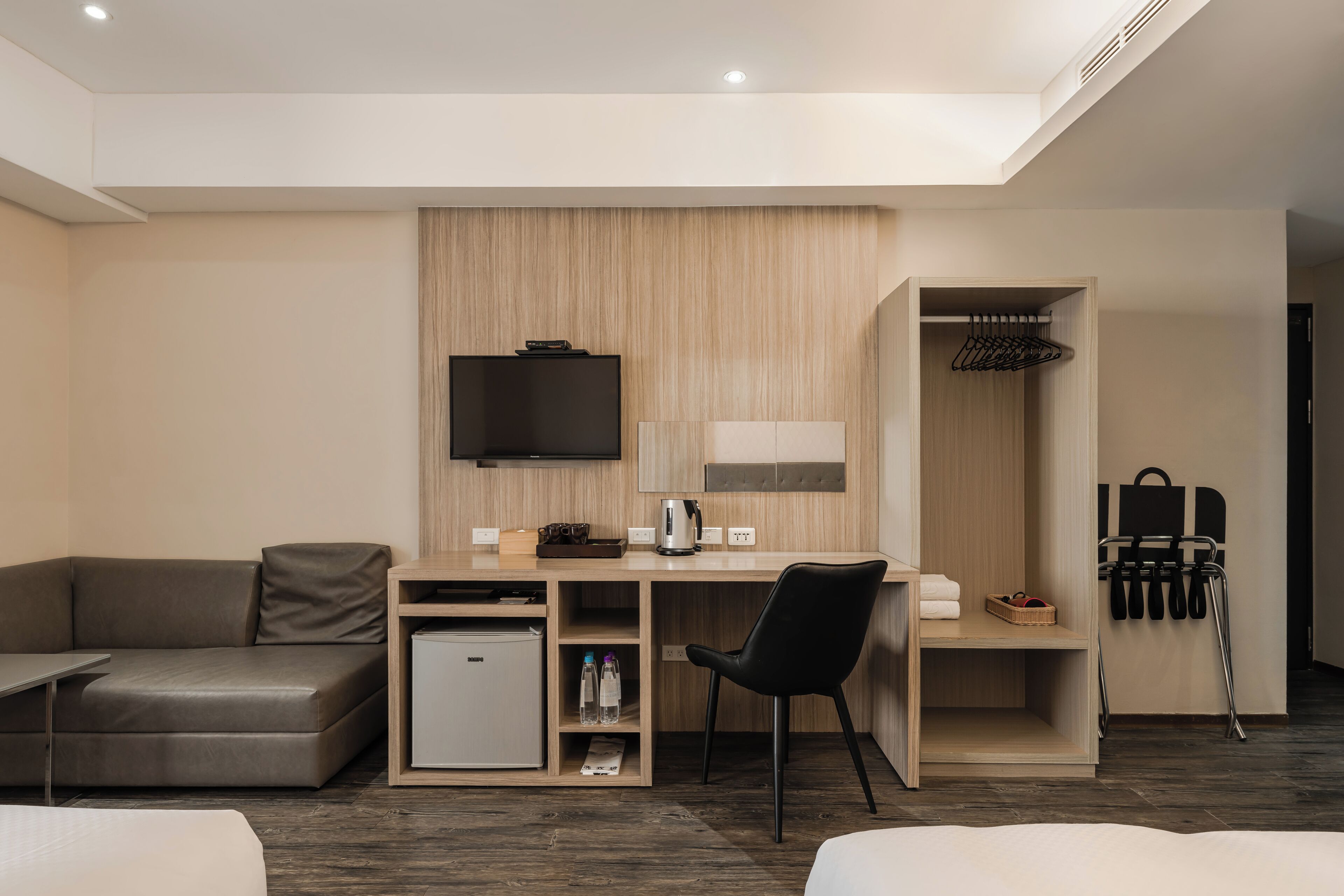 family room | 1 bedroom, down duvets, minibar, blackout curtains