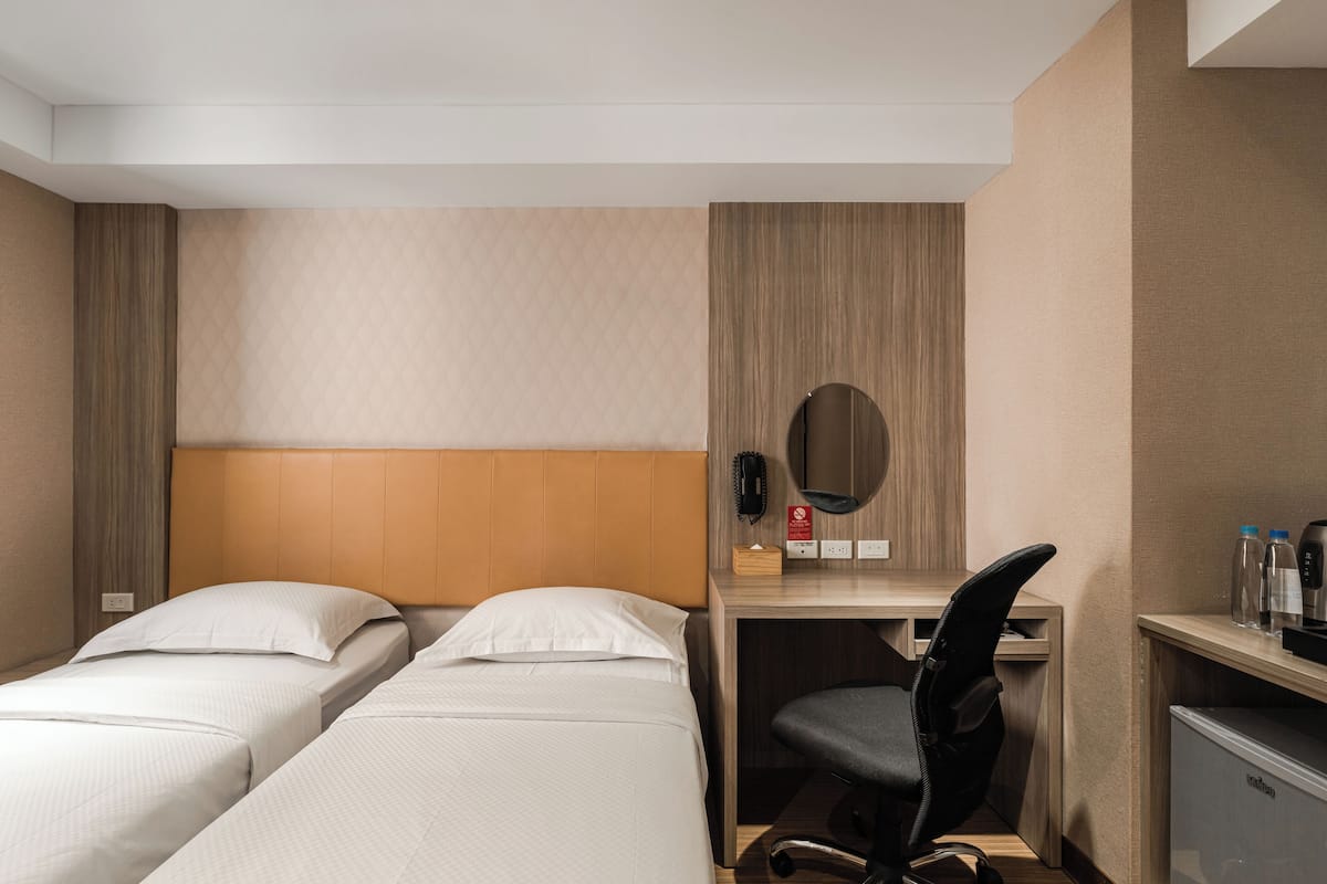 Edredón, minibar, cortinas blackout y insonorización