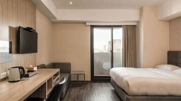 Phòng 3 Deluxe | Chăn bông, minibar, màn/rèm cản sáng, phòng cách âm