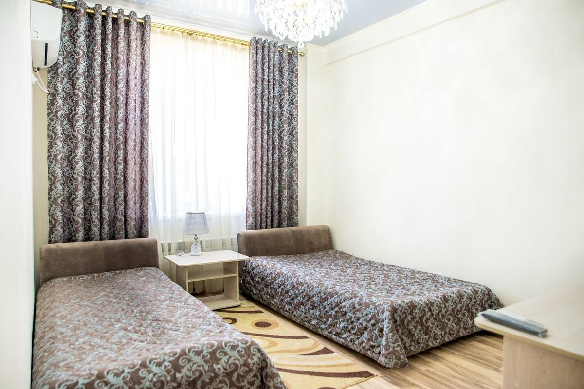 Comfort Twin Room | In-room safe, desk, blackout drapes, soundproofing