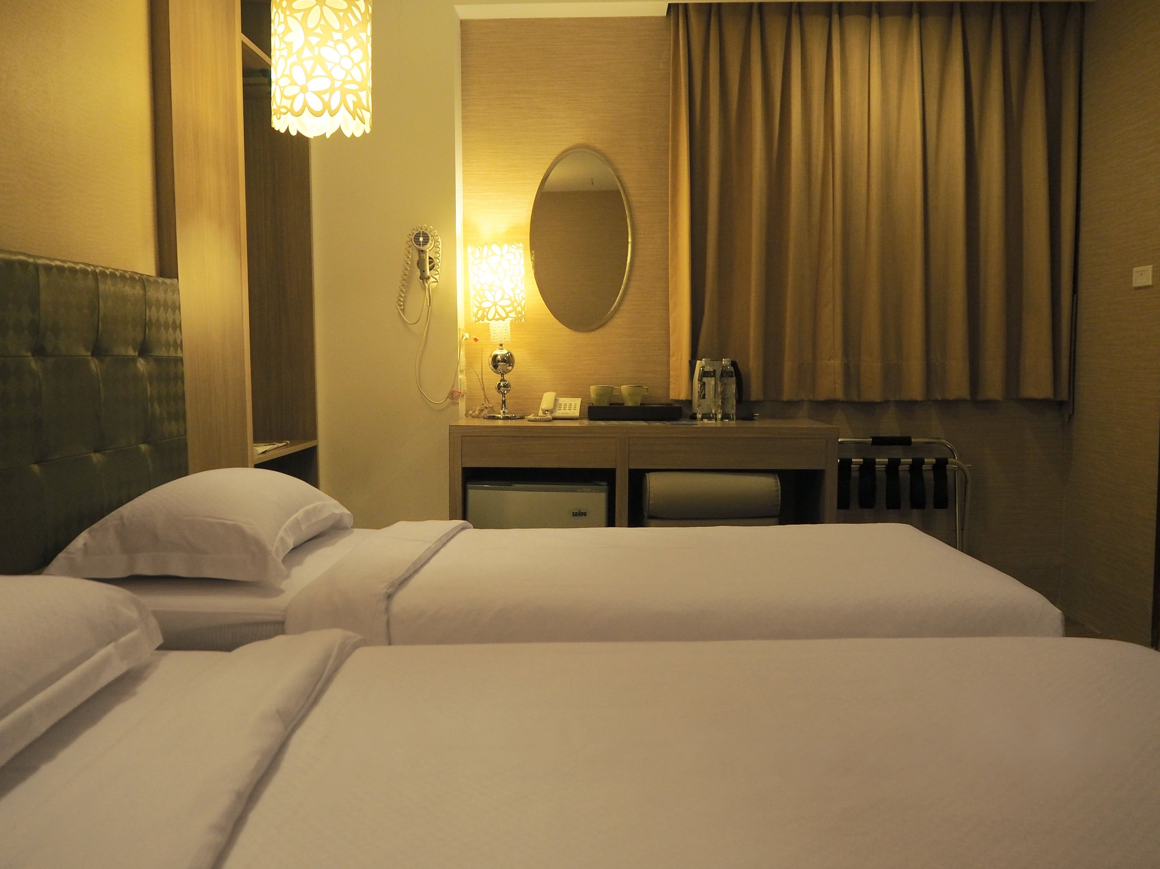 design room, 2 single beds | 1 bedroom, down duvets, desk, blackout curtains