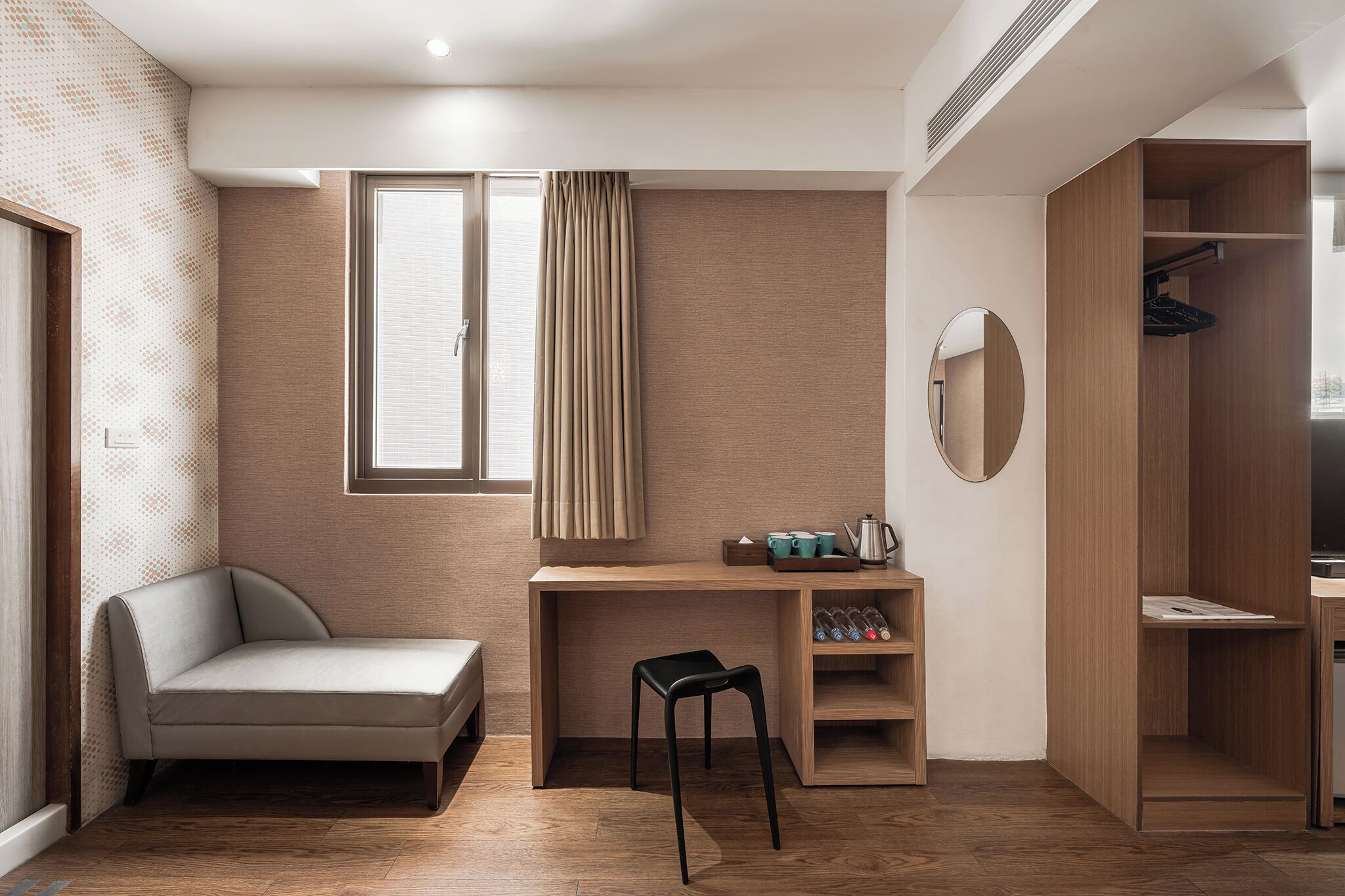 family room for 5  | 1 bedroom, down duvets, desk, blackout curtains