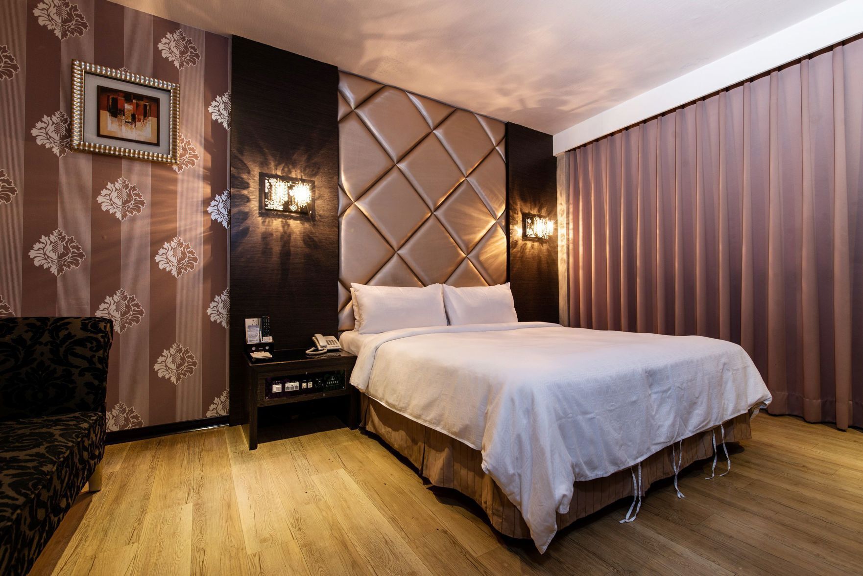 Down duvets, individually decorated, individually furnished, desk