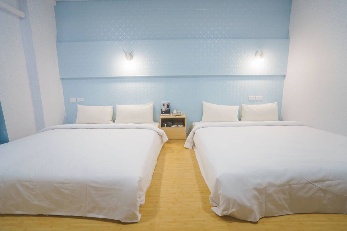 Down duvets, individually decorated, individually furnished, desk