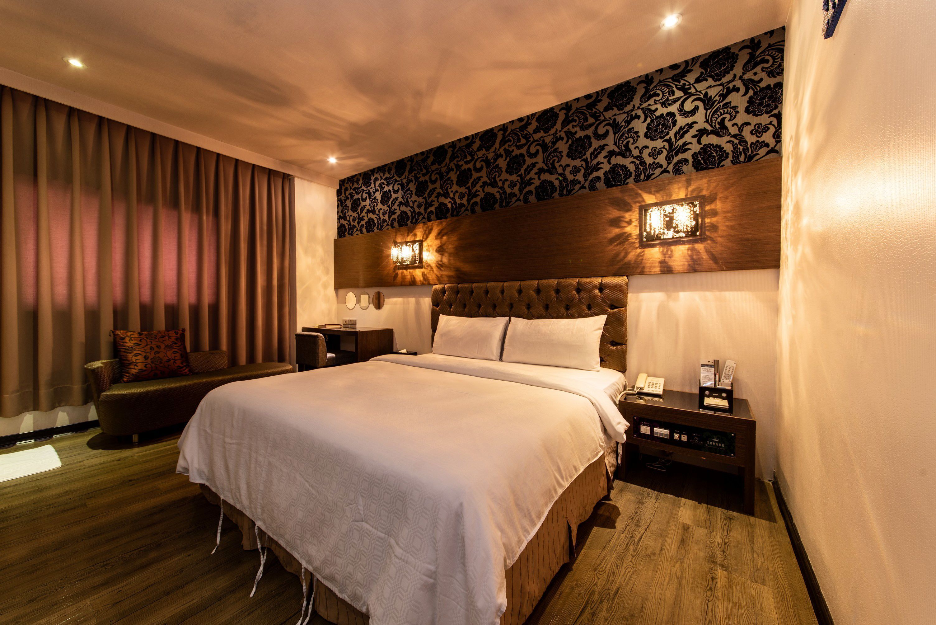 Down duvets, individually decorated, individually furnished, desk