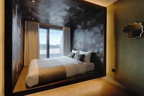 Deluxe Suite B (Clean/Lake View/1 Double, 1 Single) | 2 υπνοδωμάτια, κλινοσκεπάσματα υψηλής ποιότητας, κουρτίνες συσκότισης