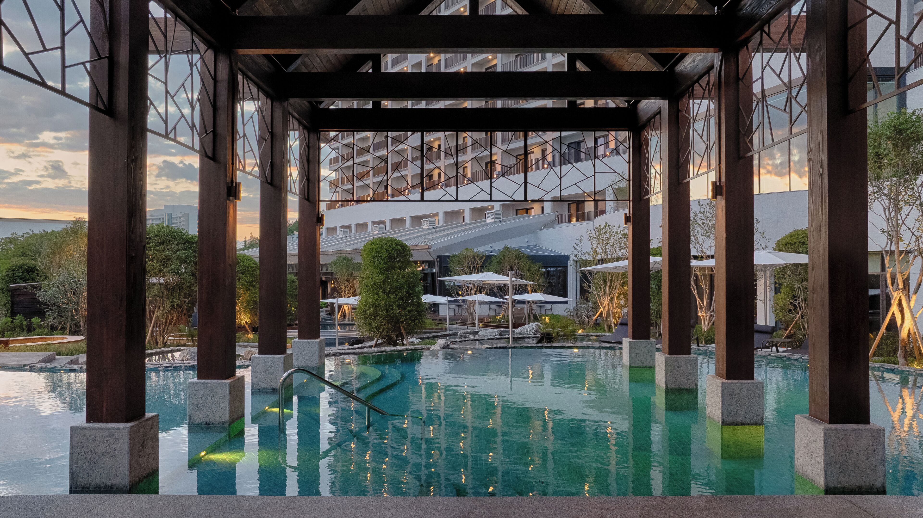 Indoor pool, seasonal outdoor pool, lifeguards on site