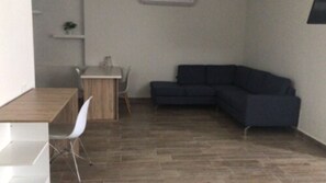 Suite Affaires, 1 très grand lit | Lit avec matelas Select Comfort, ameublement unique