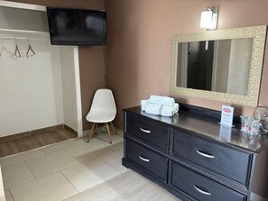 Chambre quadruple Standard | Lit avec matelas Select Comfort, ameublement unique