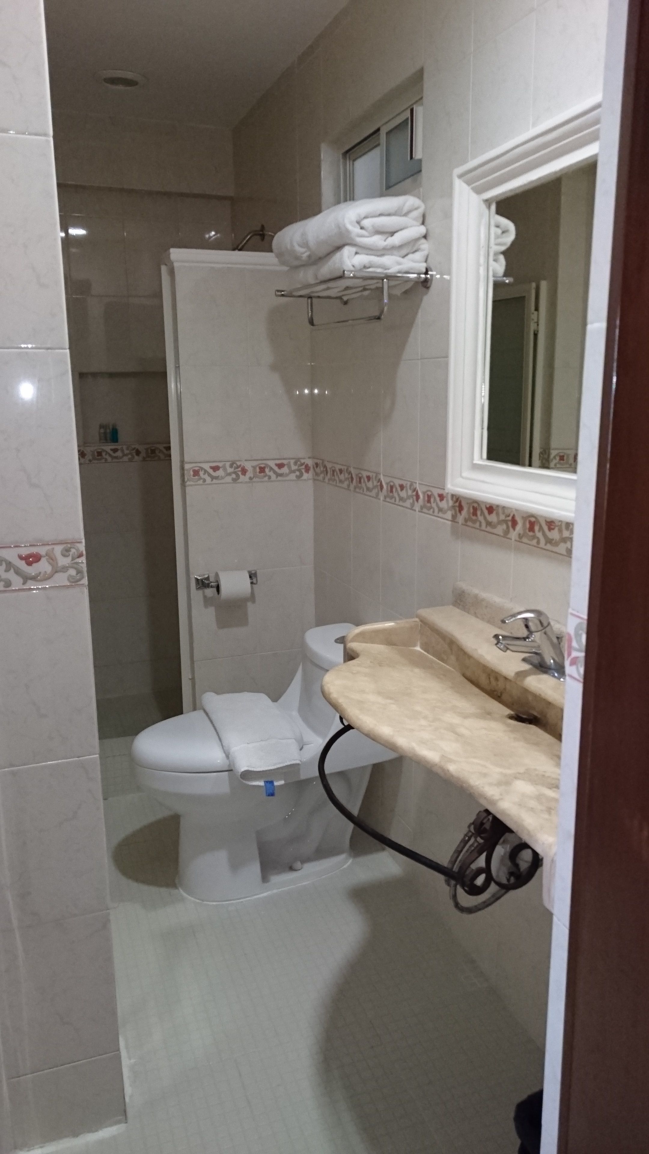 free toiletries, towels