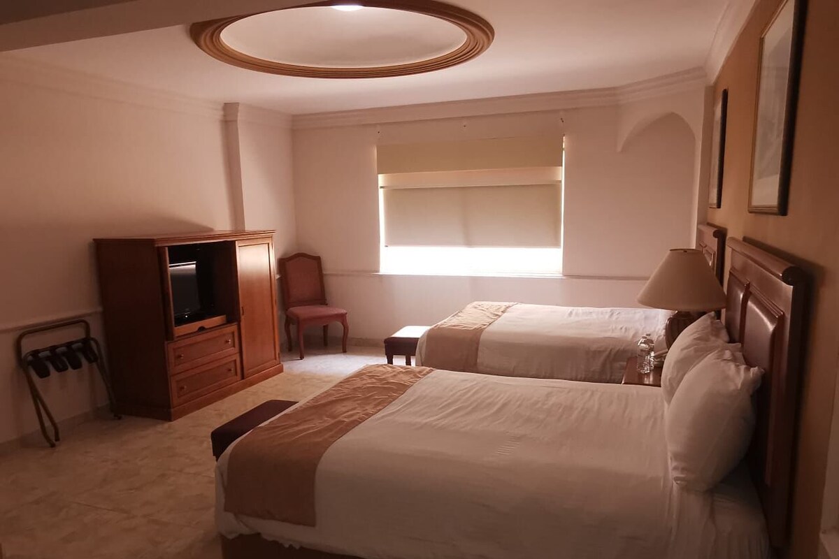 Premium bedding, in-room safe, WiFi (free)