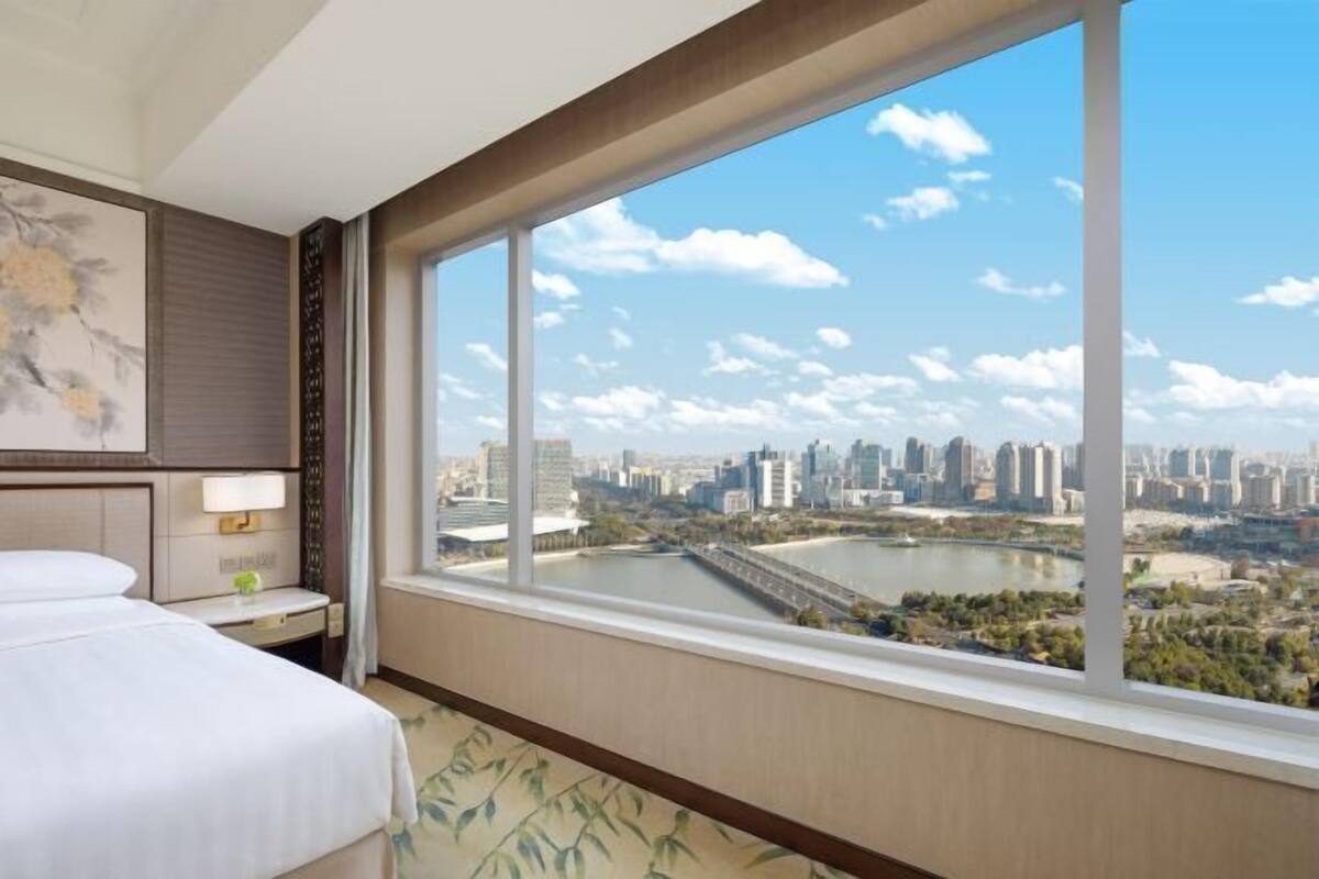 1 chambre, minibar, coffres-forts dans les chambres, bureau