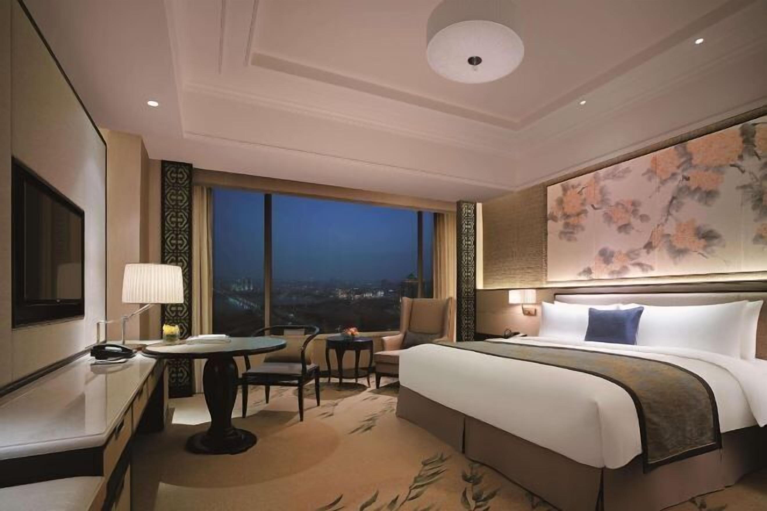 1 bedroom, minibar, in-room safe, desk