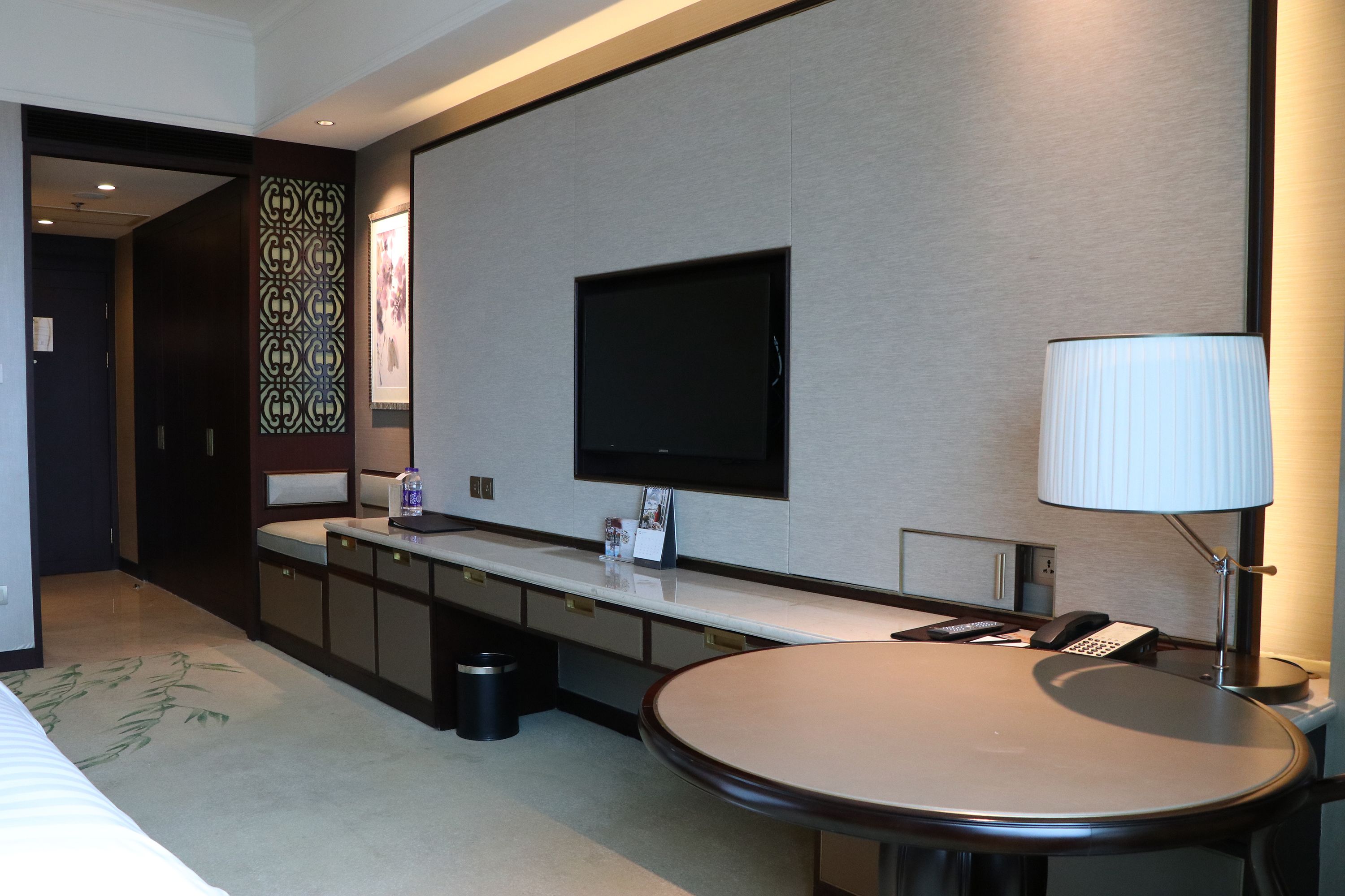 deluxe twin | 1 bedroom, minibar, in-room safe, desk