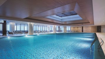 Indendørs pool